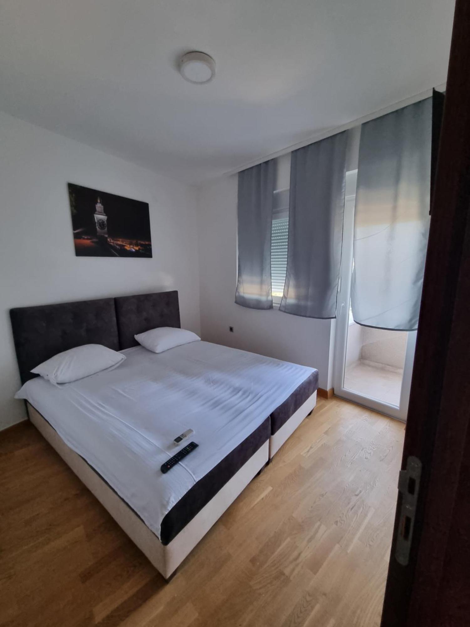 Gosnje Leilighet Novi Sad Eksteriør bilde